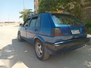 فولكس فاغن جولف 1983 أزرق غامق مستعملة للبيع