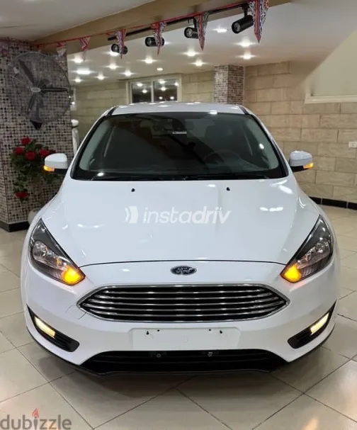 Ford Focus 2018 White Used for Sale - 1
