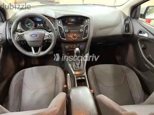 Ford Focus 2018 White Used for Sale - 10