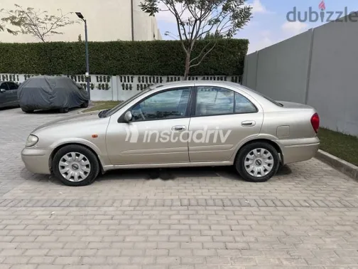 نيسان صنى 2008 ذهبي مستعملة للبيع - 3