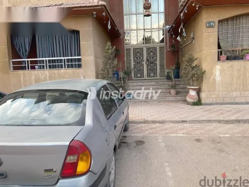 رينو كليو 2003 فضي مستعملة للبيع - 3