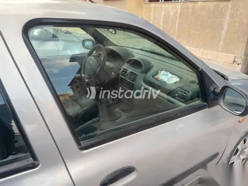 رينو كليو 2003 فضي مستعملة للبيع - 4