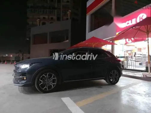 كيا اكسيد 2022 فضي مستعملة للبيع - 10