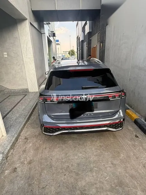 فولكس فاغن تيجون 2025 أبيض مستعملة للبيع - 1