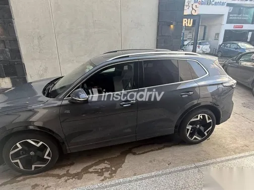 فولكس فاغن تيجون 2025 أبيض مستعملة للبيع - 2