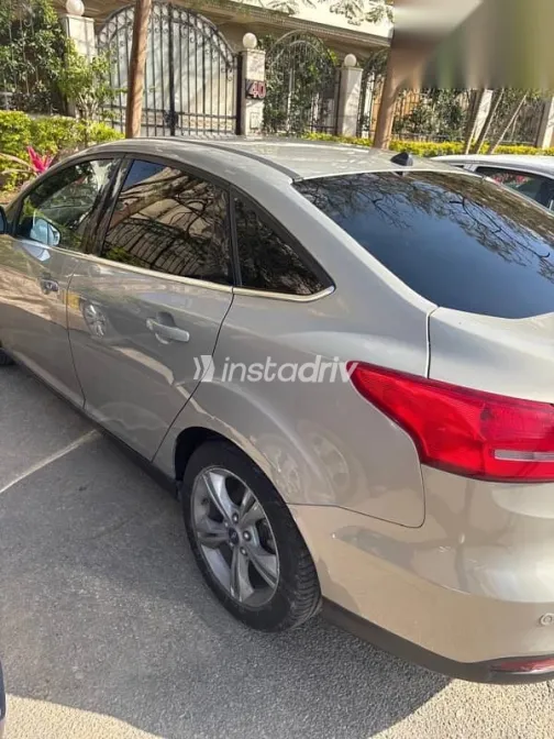 فورد فوكس 2018 أبيض مستعملة للبيع - 2