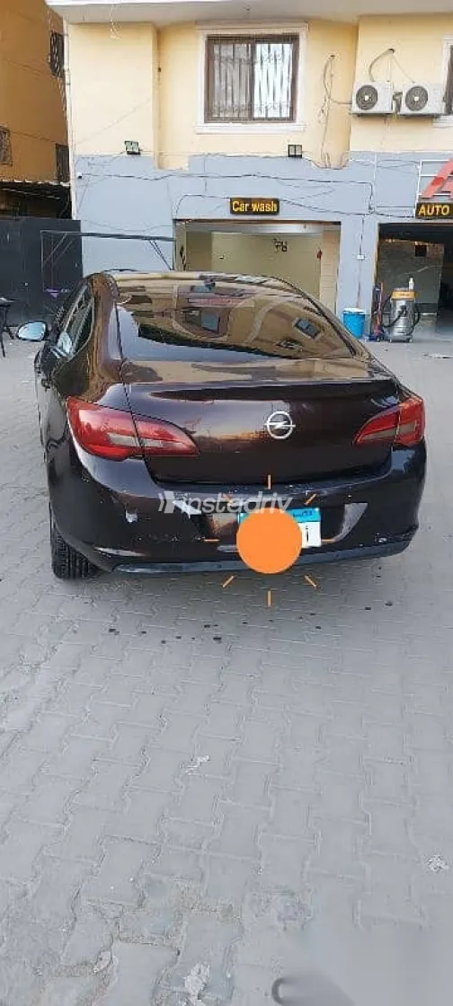 اوبل أسترا 2013 بني مستعملة للبيع - 3