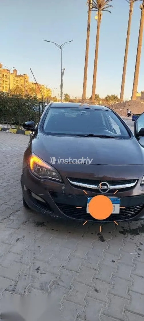 اوبل أسترا 2013 بني مستعملة للبيع - 8