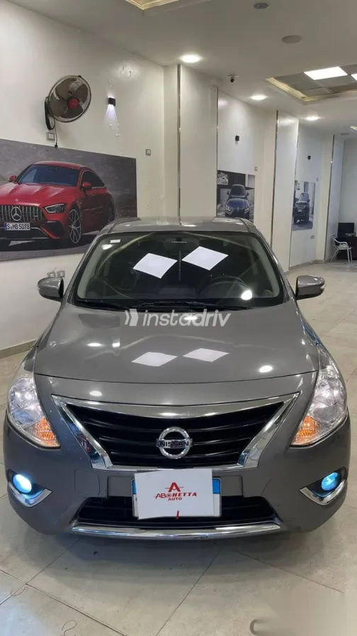 نيسان صنى 2023 رمادي مستعملة للبيع - 2