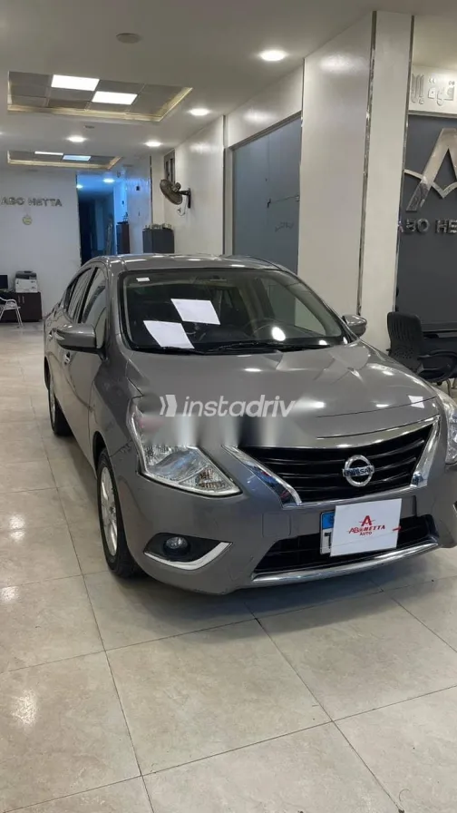 نيسان صنى 2023 رمادي مستعملة للبيع - 3