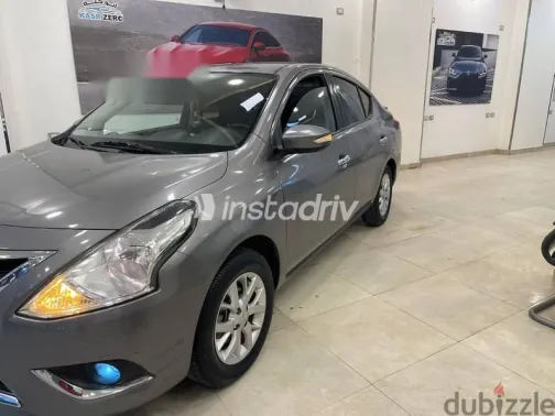 نيسان صنى 2023 رمادي مستعملة للبيع - 5