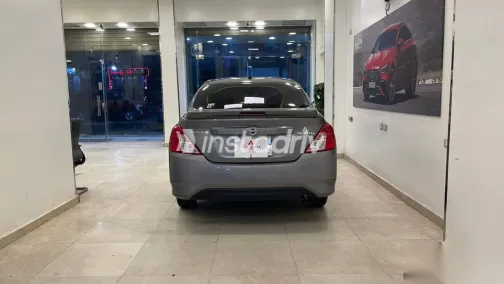 نيسان صنى 2023 رمادي مستعملة للبيع - 9