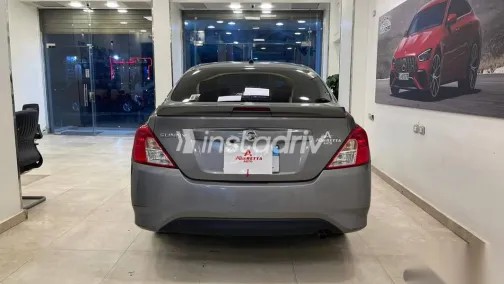 نيسان صنى 2023 رمادي مستعملة للبيع - 10