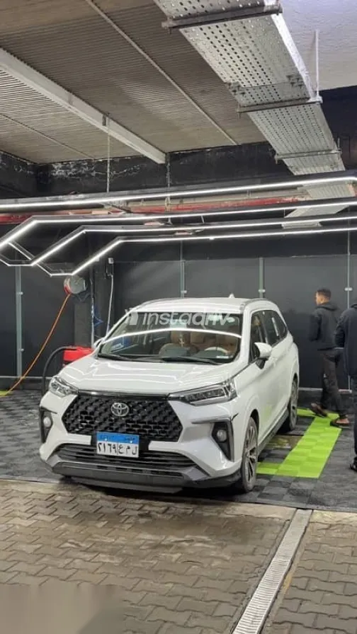 تويوتا فيلوز 2023 أبيض مستعملة للبيع - 1