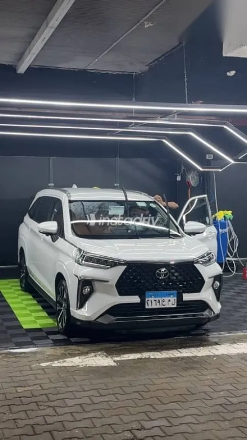 تويوتا فيلوز 2023 أبيض مستعملة للبيع - 3