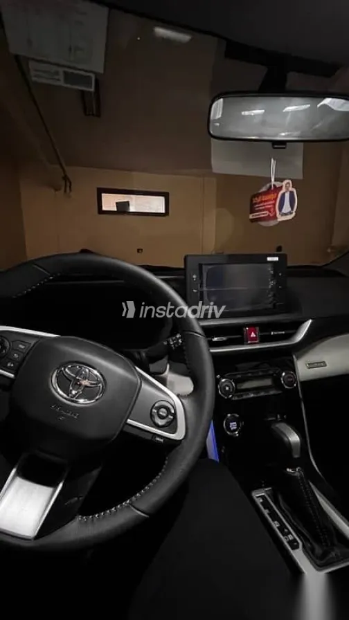 تويوتا فيلوز 2023 أبيض مستعملة للبيع - 6