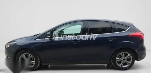 فورد فوكس 2018 أزرق غامق مستعملة للبيع - 1