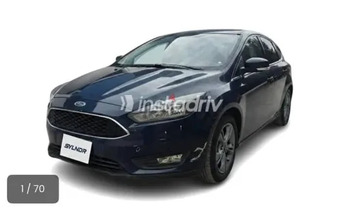 فورد فوكس 2018 أزرق غامق مستعملة للبيع - 2