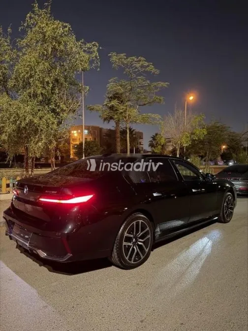 BMW I7 2024 Black Used for Sale - 4