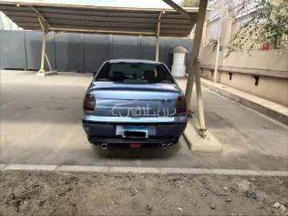 فيات سينا 2002 أزرق مستعملة للبيع