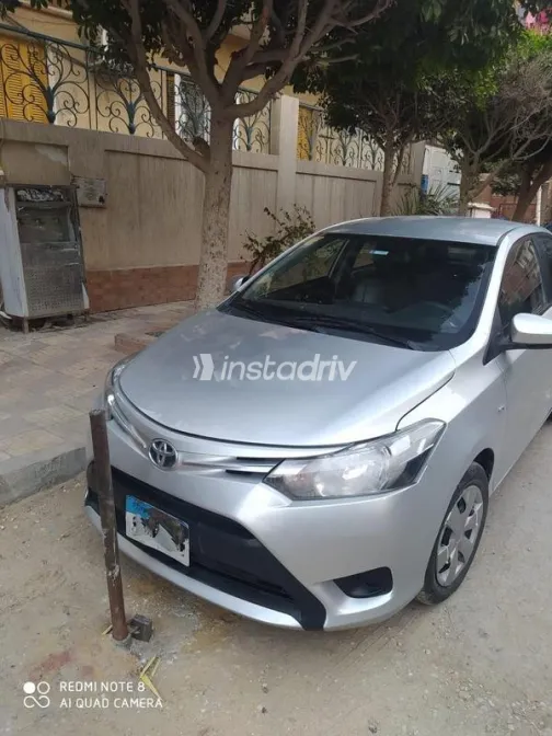 Toyota Yaris 2015 Silver Used for Sale - 1