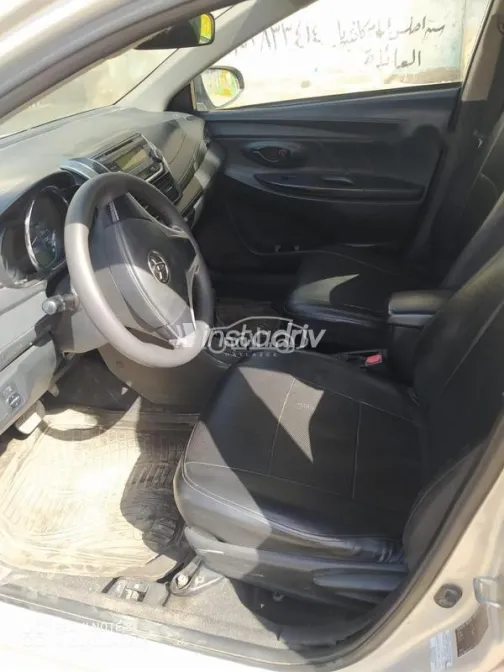 Toyota Yaris 2015 Silver Used for Sale - 5