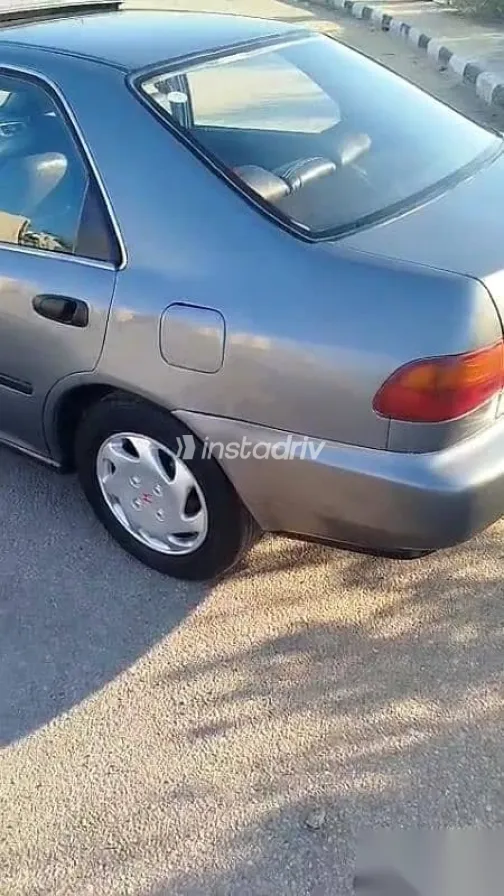 هوندا سيفك 1993 فضي مستعملة للبيع - 3