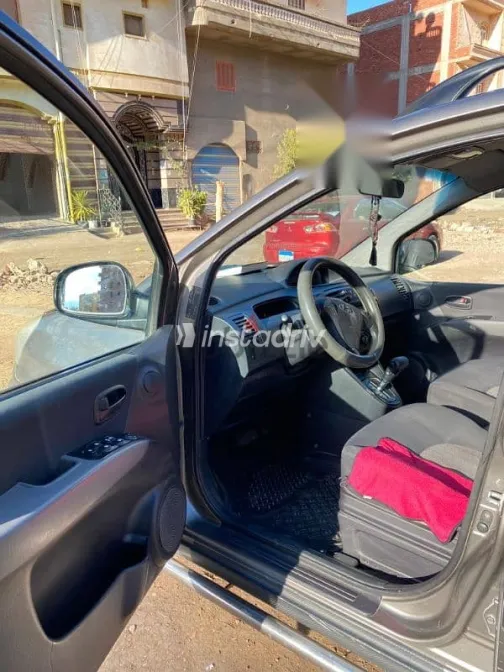 هيونداي ماتريكس 2010 رمادي مستعملة للبيع - 1