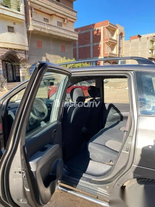 هيونداي ماتريكس 2010 رمادي مستعملة للبيع - 5