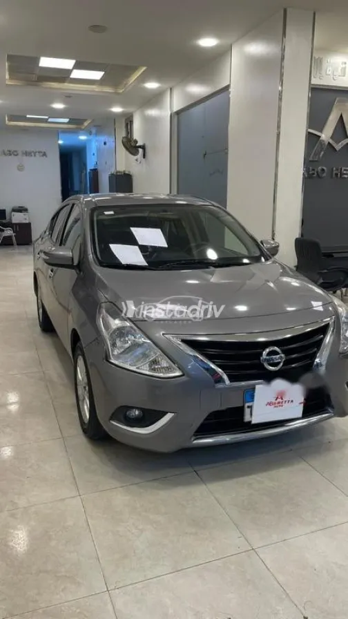 نيسان صنى 2023 رمادي مستعملة للبيع - 3