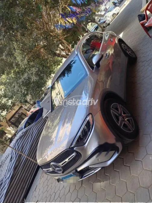 مرسيدس GLC 200 2023 ذهبي مستعملة للبيع - 3