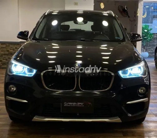 بي ام دبليو X1 2018 أسود مستعملة للبيع - 1