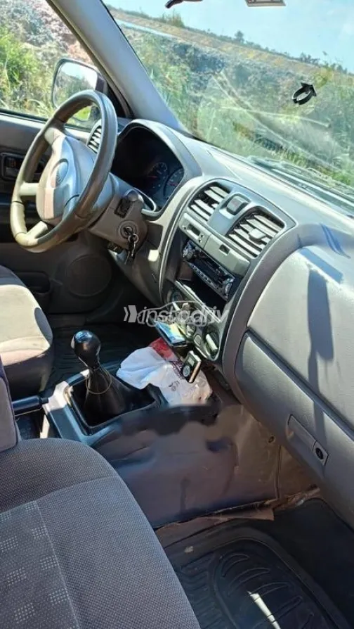 ايسوزو تروبر 2005 أبيض مستعملة للبيع - 4