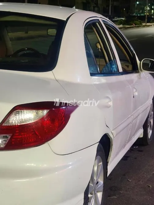 كيا ريو 2001 أبيض مستعملة للبيع - 2