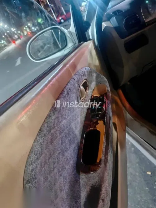 كيا ريو 2001 أبيض مستعملة للبيع - 5