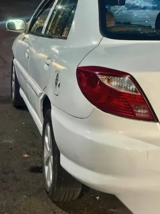 كيا ريو 2001 أبيض مستعملة للبيع