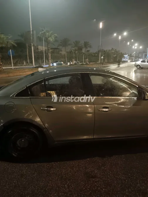 شيفروليه كروز 2010 أبيض مستعملة للبيع - 1