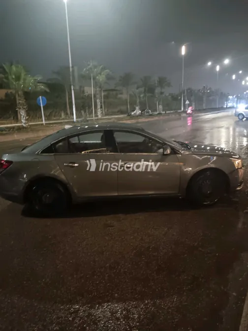 شيفروليه كروز 2010 أبيض مستعملة للبيع - 2