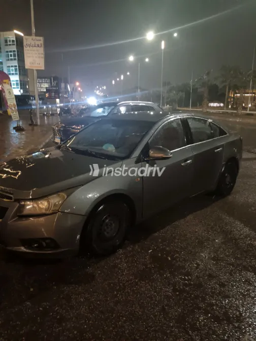 شيفروليه كروز 2010 أبيض مستعملة للبيع - 7