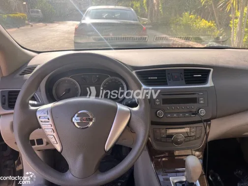 نيسان سنترا 2018 أبيض مستعملة للبيع - 1