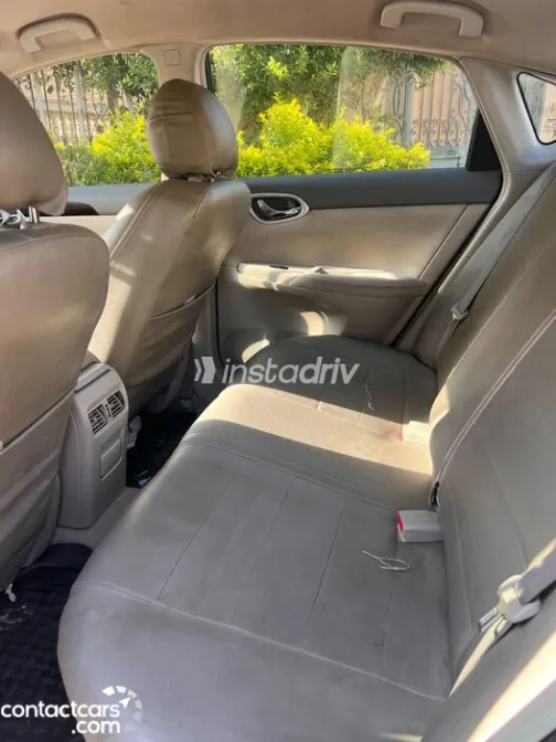 نيسان سنترا 2018 أبيض مستعملة للبيع - 4