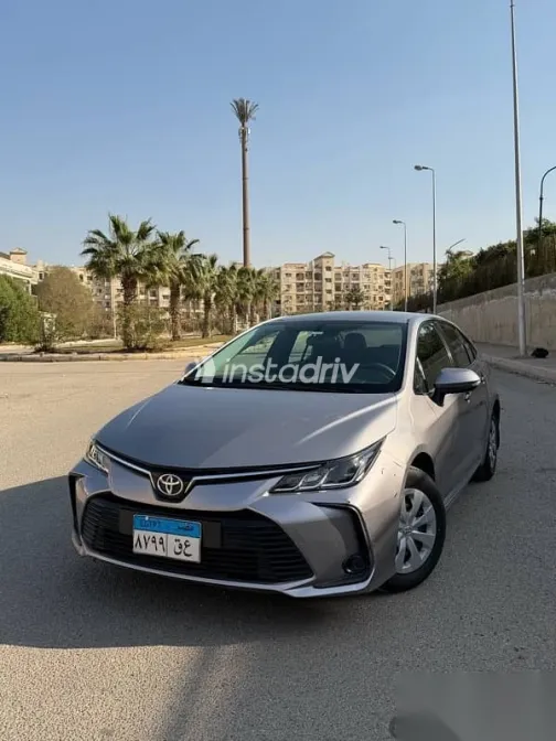 تويوتا كورولا 2020 رمادي مستعملة للبيع - 1