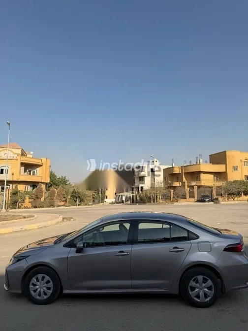 تويوتا كورولا 2020 رمادي مستعملة للبيع - 7