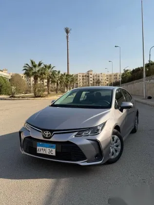 تويوتا كورولا 2020 رمادي مستعملة للبيع