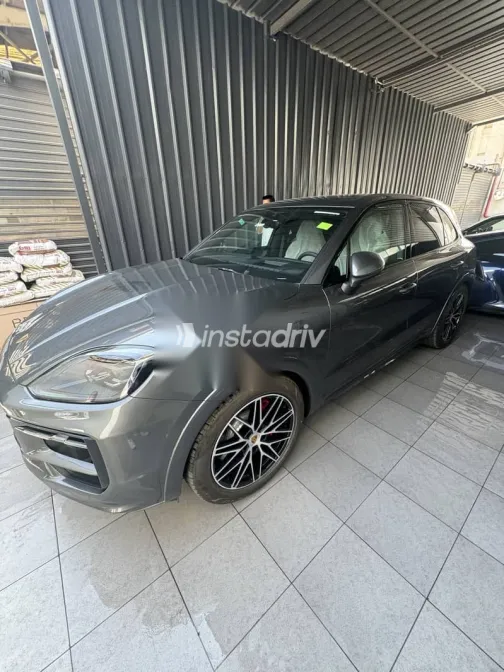 Porsche Cayenne 2024 Gray Used for Sale - 1