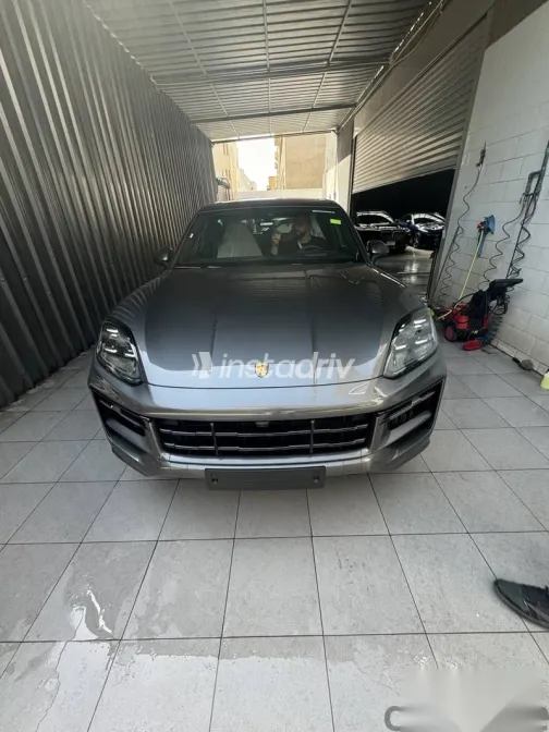 Porsche Cayenne 2024 Gray Used for Sale - 2