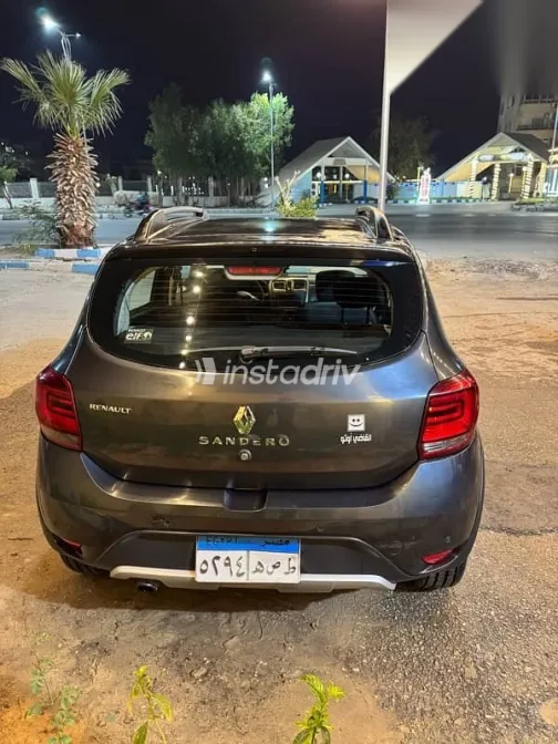 رينو سانديرو 2019 أسود مستعملة للبيع - 2