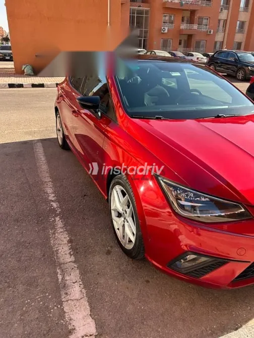 سيات ابيزا 2021 أحمر مستعملة للبيع - 1