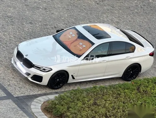 بي ام دبليو 520 2023 أبيض مستعملة للبيع - 1