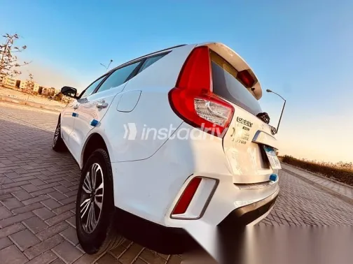 جيلي امجراند 2019 أبيض مستعملة للبيع - 3